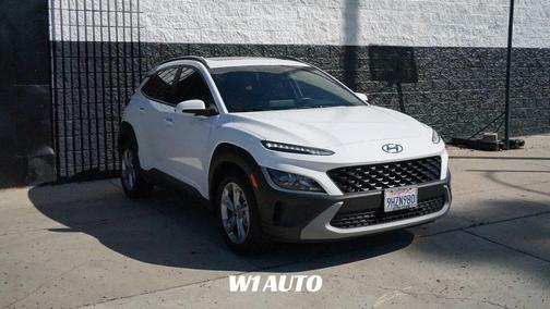 Lunar White 2023 Hyundai KONA SEL