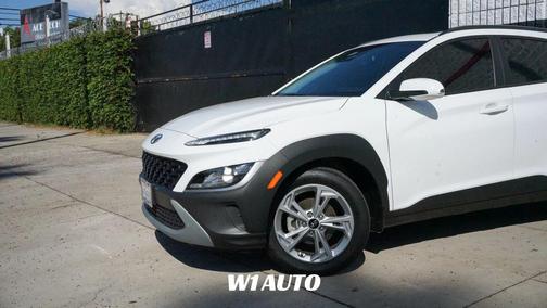 Lunar White 2023 Hyundai KONA SEL