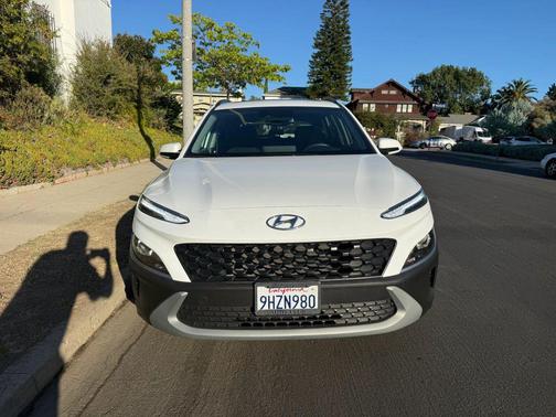 Lunar White 2023 Hyundai KONA SEL