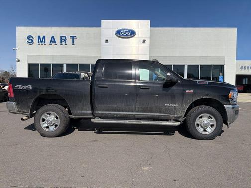 2020 RAM 2500 Tradesman Crew Cab 4X4 6'4' Box