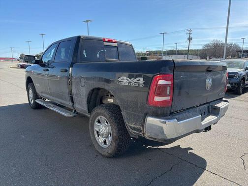 2020 RAM 2500 Tradesman Crew Cab 4X4 6'4' Box
