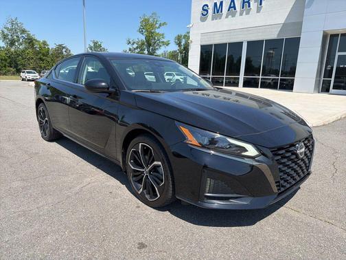 Super Black Clearcoat 2023 Nissan Altima SR Intelligent AWD