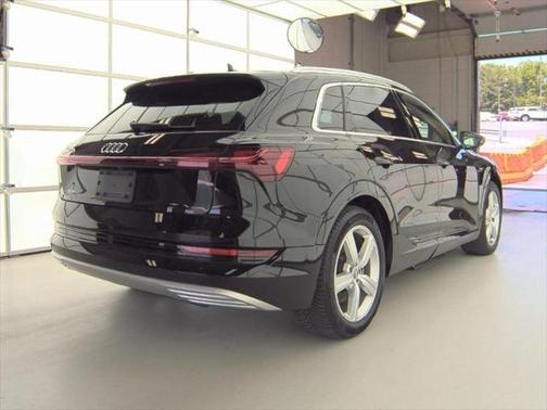 2019 Audi e-tron Premium Plus