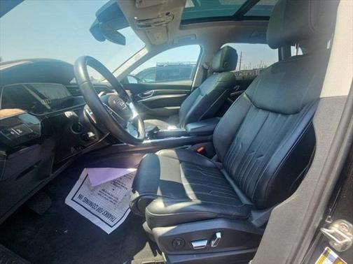 2019 Audi e-tron Premium Plus