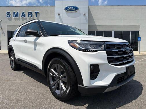 Star White Metallic Tri-Coat 2026 Ford Explorer Active