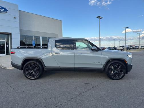 2023 Rivian R1T Adventure