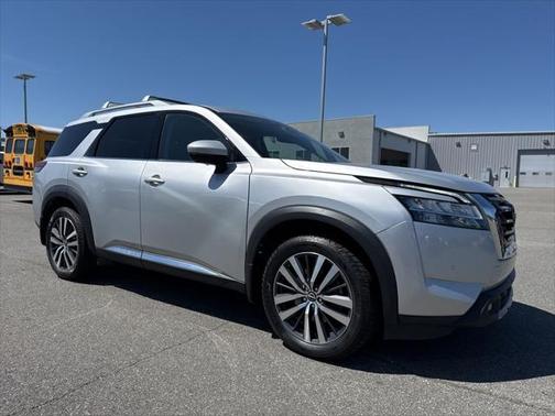 2022 Nissan Pathfinder Platinum 4WD