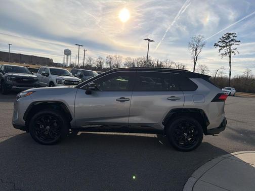 2024 Toyota RAV4 Hybrid SE