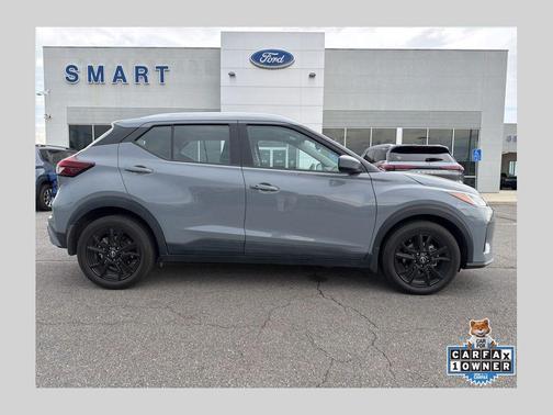 Boulder Gray Pearl 2024 Nissan Kicks SV
