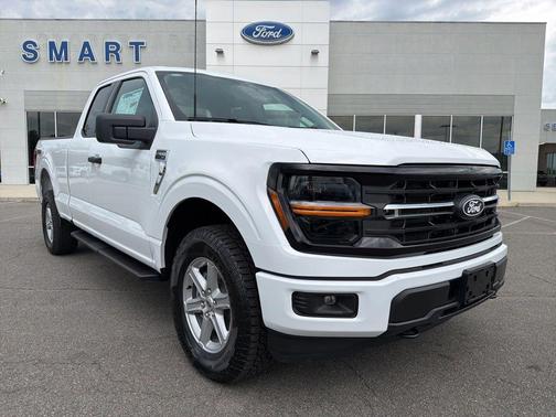 Oxford White 2026 Ford F-150 XLT