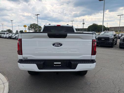 Oxford White 2026 Ford F-150 XLT