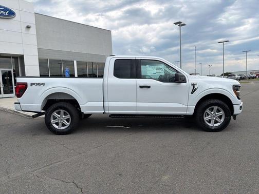 Oxford White 2026 Ford F-150 XLT