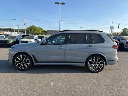 Brooklyn Grey Metallic 2025 BMW X7 xDrive40i