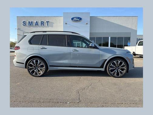 Brooklyn Grey Metallic 2025 BMW X7 xDrive40i