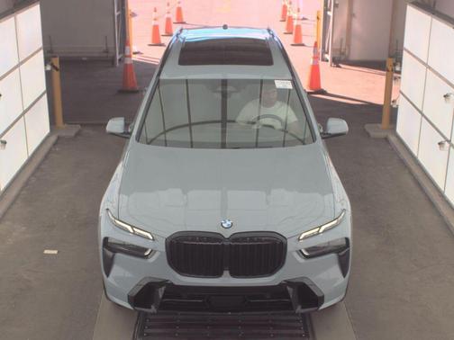 Brooklyn Grey Metallic 2025 BMW X7 xDrive40i