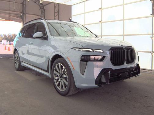 Brooklyn Grey Metallic 2025 BMW X7 xDrive40i