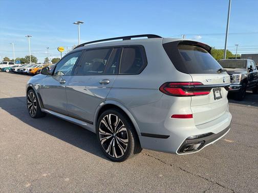 Brooklyn Grey Metallic 2025 BMW X7 xDrive40i