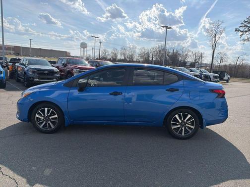 Electric Blue Metallic 2024 Nissan Versa 1.6 S