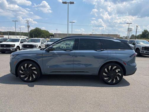 Whisper Blue Met CC 2025 Lincoln Nautilus Black Label