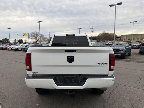 2018 RAM 3500 Laramie Crew Cab 4x4 6'4' Box