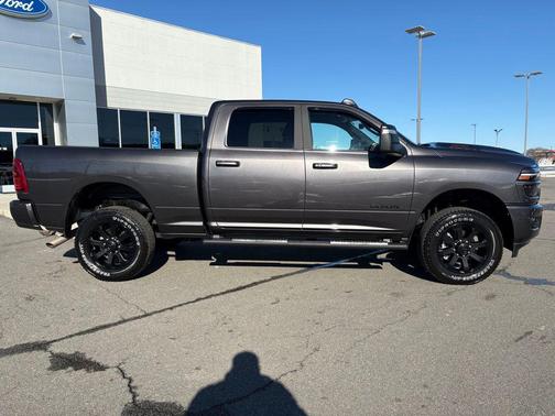 2025 RAM 2500 Laramie Crew Cab 4x4 6'4' Box