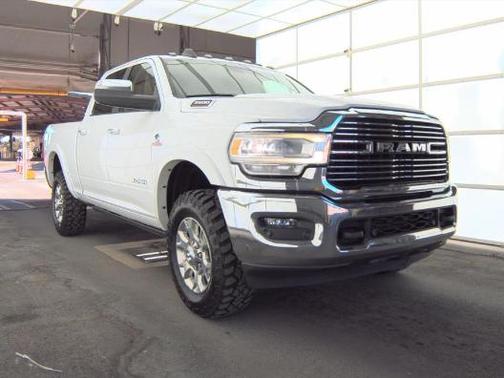 2019 RAM 3500 Laramie Crew Cab 4x4 6'4' Box