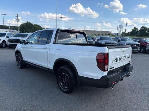 Platinum White Pearl 2026 Honda Ridgeline TrailSport+