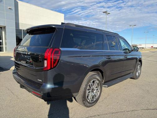 2025 Ford Expedition Max Active 4x4