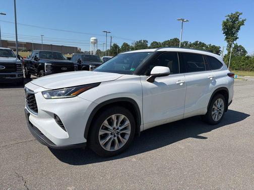 Wind Chill Pearl 2022 Toyota Highlander Limited