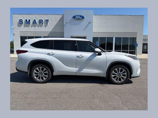 Wind Chill Pearl 2022 Toyota Highlander Limited
