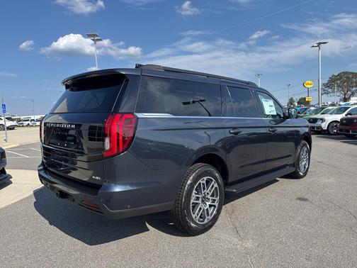 2025 Ford Expedition Max Active 4x4