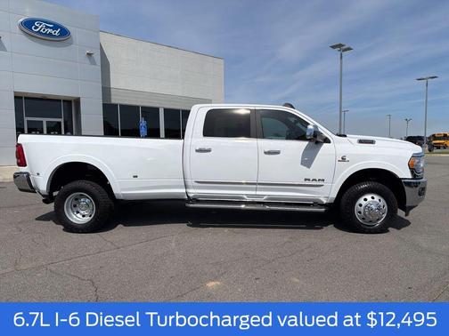 Bright White Clearcoat 2022 RAM 3500 Limited Crew Cab 4x4 8' Box
