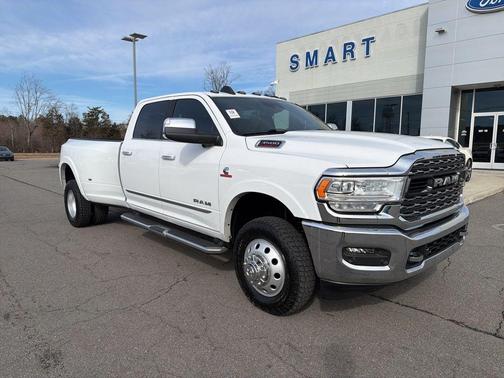 2022 RAM 3500 Limited Crew Cab 4x4 8' Box