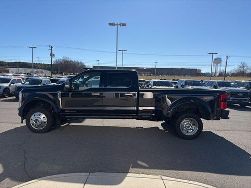 2025 Ford F-450 Platinum