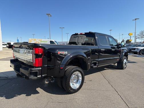 2025 Ford F-450 Platinum