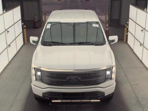 Star White Metallic Tri-Coat 2022 Ford F-150 Lightning LARIAT