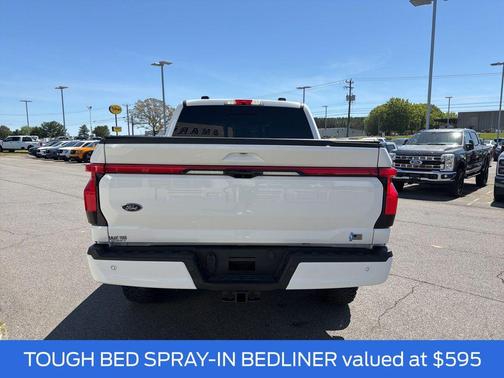 Star White Metallic Tri-Coat 2022 Ford F-150 Lightning LARIAT