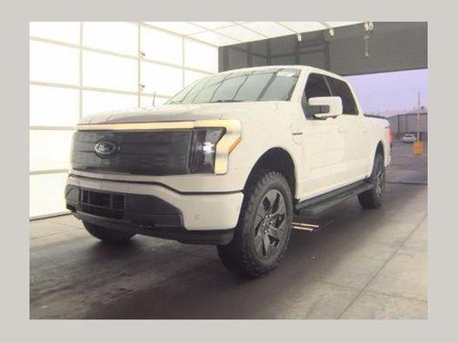 Star White Metallic Tri-Coat 2022 Ford F-150 Lightning LARIAT