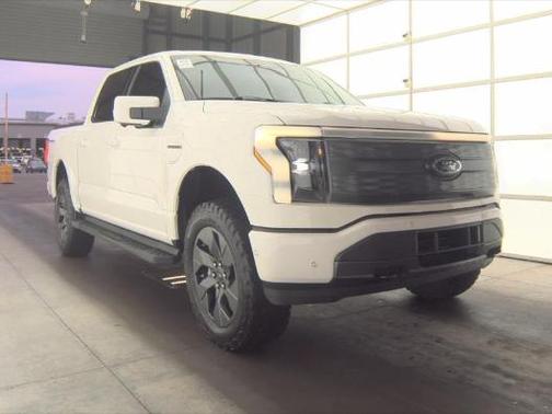 Star White Metallic Tri-Coat 2022 Ford F-150 Lightning LARIAT