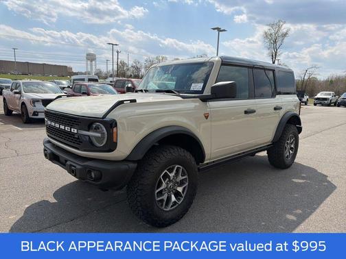 Desert Sand 2025 Ford Bronco Badlands