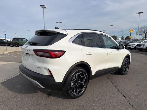 2026 Ford Escape Platinum