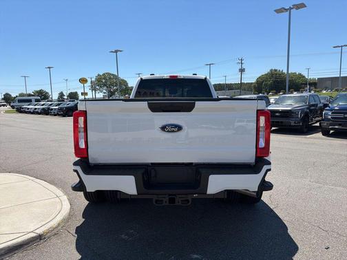 Oxford White 2026 Ford F-350 XL