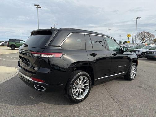 2025 Jeep Grand Cherokee Summit