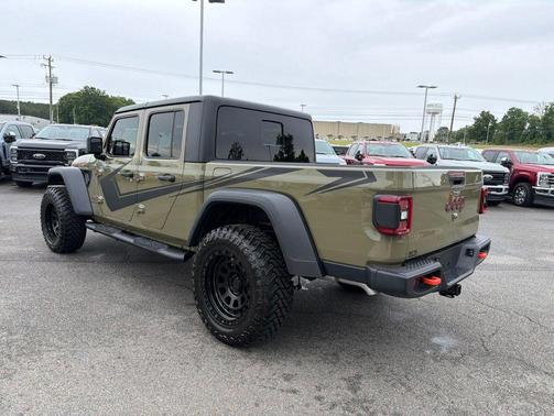 41 2026 Jeep Gladiator Mojave 4x4