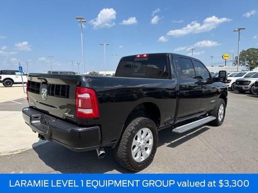 Diamond Black Crystal Pearlcoat 2023 RAM 2500 Laramie Crew Cab 4x4 6'4' Box