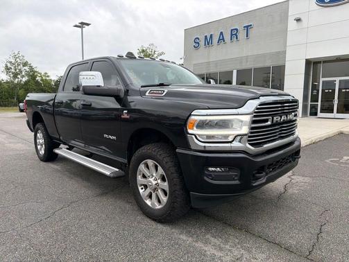 Diamond Black Crystal Pearlcoat 2023 RAM 2500 Laramie Crew Cab 4x4 6'4' Box