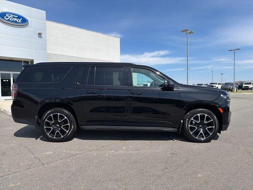 2021 Chevrolet Suburban RST