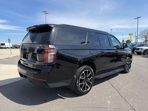2021 Chevrolet Suburban RST