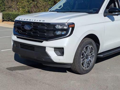 2025 Ford Expedition Max Active 4x4