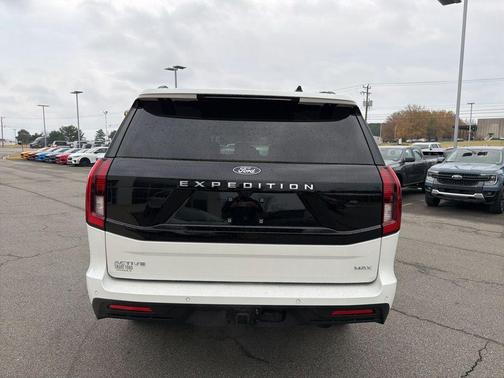 2025 Ford Expedition Max Active 4x4